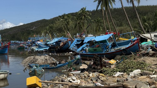 Bão số 13 và hoàn lưu bão làm 179 tàu bị sóng đánh chìm, hư hỏng