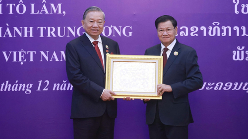 Trao Huân chương Vàng Quốc gia của nước Cộng hòa Dân chủ Nhân dân Lào tặng Tổng Bí thư Tô Lâm