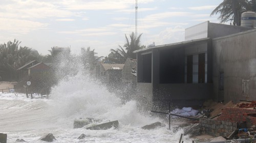 Thời tiết ngày 2/12: Ven biển từ Đà Nẵng đến Khánh Hòa đề phòng sóng lớn gây sạt lở bờ biển