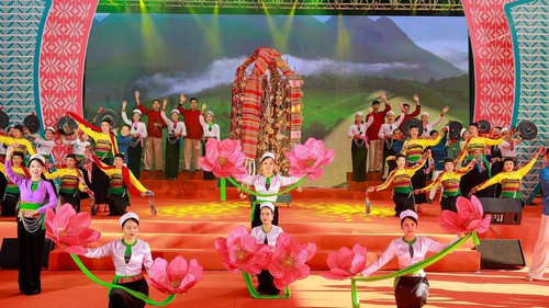 Trải nghiệm các hoạt động “Chào năm mới 2026” tại Làng Văn hóa - Du lịch các dân tộc Việt Nam