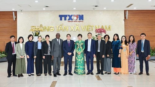 Tổng giám đốc TTXVN hội đàm với Chủ tịch Hãng thông tấn Prensa Latina, Cuba