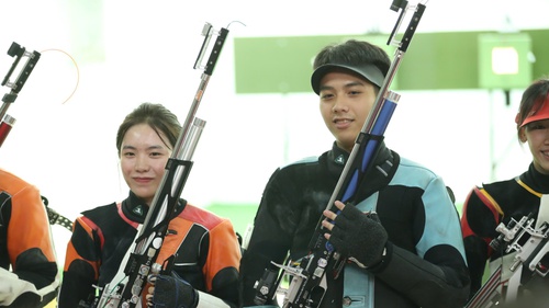 Mộng Tuyền vs Tâm Quang mang về tấm HCV SEA Games 2025 đầu tiên cho bắn súng Việt Nam