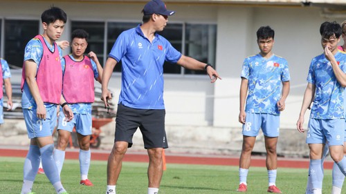 Tin nóng bóng đá Việt Nam hôm nay 14/12: U22 Việt Nam chuẩn bị tốt cho trận bán kết SEA Games 33; Công Phượng ghi bàn cho CLB Đồng Nai