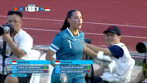 Báo chí Indonesia đồng loạt lên tiếng về sai lầm của thủ môn nhập tịch ở trận thua 0-5 ĐT nữ Việt Nam