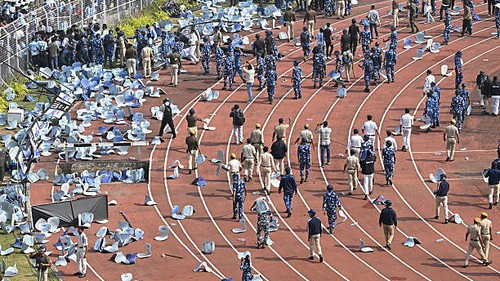 CĐV gây hỗn loạn chưa từng thấy trong ngày đầu Messi đến Ấn Độ