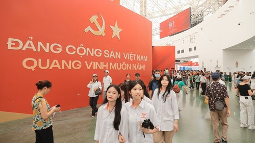 Triển lãm thành tựu kinh tế - xã hội 40 năm đổi mới hướng tới Đại hội Thi đua yêu nước toàn quốc lần thứ XI