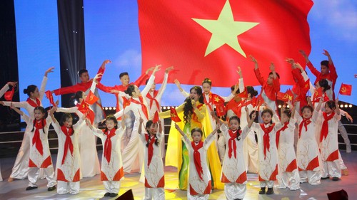 Giao lưu điển hình tiêu biểu học tập và làm theo Bác khu vực miền Trung - Tây Nguyên