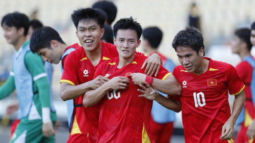 Siêu phẩm đá phạt của Thanh Nhàn đưa U22 Việt Nam vào chung kết SEA Games 33