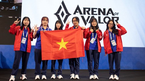 Đội liên quân mobile nữ mang về HCV SEA Games 2025 thứ 44 cho đoàn Việt Nam