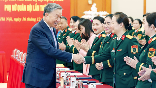 Tổng Bí thư Tô Lâm gặp mặt đại biểu dự Đại hội phụ nữ Quân đội lần thứ VIII