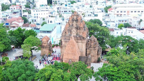 Tạo sức sống mới cho di sản văn hóa Chăm