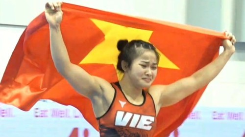 Các nữ đô vật bùng nổ với cú poker vàng, đoàn TTVN cán mốc 70 HCV ở SEA Games 2025