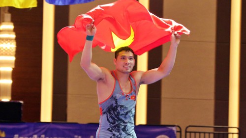 Thắng trận chung kết SEA Games 2025 chỉ sau 32 giây, tượng đài vật Việt Nam đi vào lịch sử