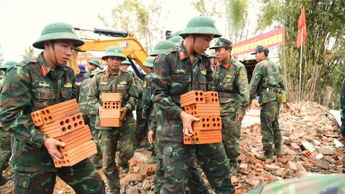 Bộ Xây dựng rốt ráo tìm phương án thiết kế nhà mẫu chống lũ, lụt