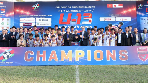 Becamex TP.HCM vô địch giải bóng đá thiếu niên quốc tế U13 Việt Nam - Nhật Bản 