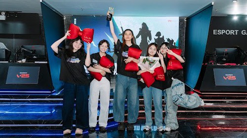 Đội tuyển Baby Powder vô địch giải đấu cộng động nữ Valorant đầu tiên, khép lại thành công sự kiện Rising Flame