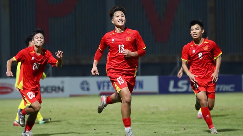 CĐV ủng hộ VFF đầu tư đặc biệt cho lứa U17