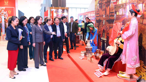 Phó Chủ tịch nước kiểm tra công tác chuẩn bị Đại hội Thi đua yêu nước toàn quốc lần thứ XI