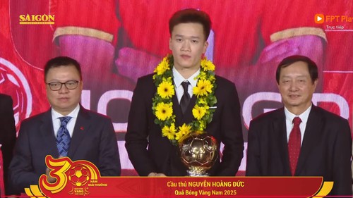 Hoàng Đức vượt Quang Hải và Đình Bắc để lập hat-trick giải thưởng Quả bóng Vàng Việt Nam