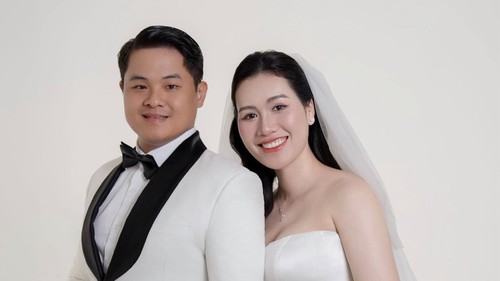 Phụ công số 1 bóng chuyền Việt Nam tung ảnh cưới vào rạng sáng, tiết lộ giấc mơ hạnh phúc ở tuổi 28