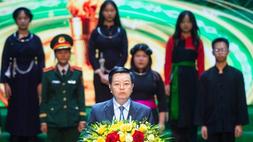 Phó Thủ tướng Mai Văn Chính: Nghiên cứu chính sách tuyển dụng nhân lực chất lượng cao là đồng bào dân tộc thiểu số