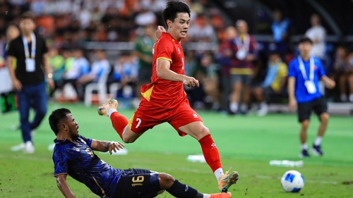 Quả bóng bạc Việt Nam 'bước qua' tranh cãi