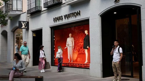 Khi loạt thương hiệu xa xỉ hiện diện ở các đấu trường thể thao đại chúng