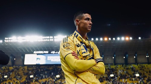 Ghi 40 bàn mỗi năm suốt 18 năm, Ronaldo vẫn chưa vượt kỷ lục của huyền thoại Singapore