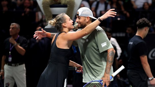 Kyrgios thắng Sabalenka ở 'trận chiến giới tính': Nhà đài xin lỗi vì sự cố, khán giả phản ứng dữ dội với luật kỳ lạ 