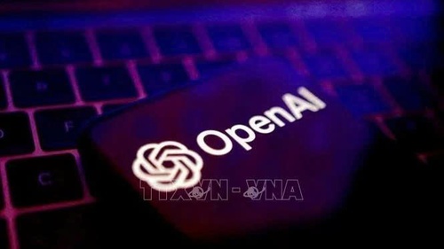 OpenAI đưa ra "báo động đỏ" trước sự cạnh tranh gay gắt từ Google và các đối thủ