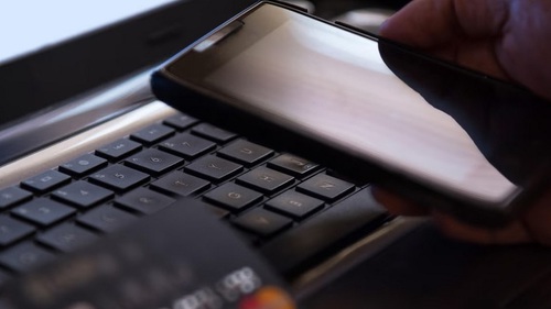 Singapore chính thức áp dụng hình thức phạt roi đối với tội phạm lừa đảo