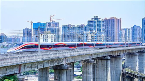 Trung Quốc đưa vào sử dụng tuyến đường sắt cao tốc đến biên giới Việt Nam