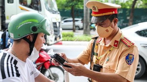 Hà Nội siết chặt vi phạm nồng độ cồn dịp cuối năm