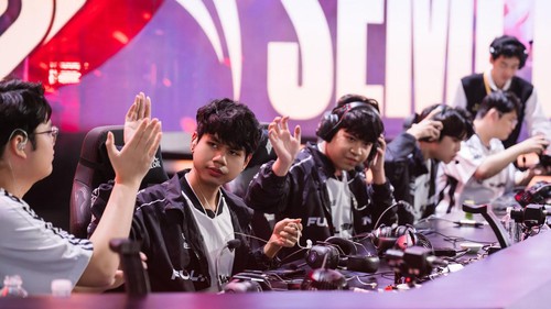 AIC 2025: Full Sense thẳng tiến chung kết tổng sau khi thắng Bacon Time với tỷ số 4-1