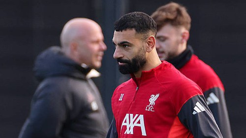 HLV Liverpool lên tiếng sau khi gạch tên Salah khỏi danh sách thi đấu ở Champions League