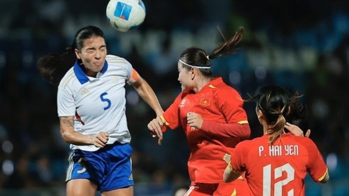 HLV Mai Đức Chung nhận trách nhiệm, không trách trọng tài khi thua Philippines