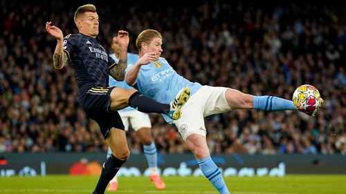UEFA cân nhắc loại bỏ hiệp phụ, lợi hại ra sao?