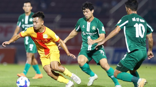V-League xa vời với Công Phượng?
