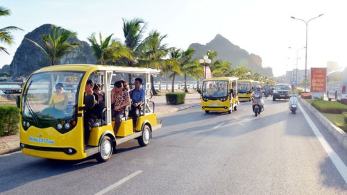 Thành phố Hạ Long yêu cầu xác minh thông tin lái xe điện “chặt chém”, dọa du khách