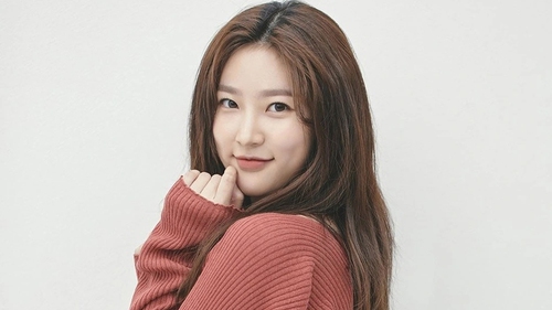 Bí mật chiếc xe tải cà phê Kim Sae Ron gửi bạn trai, Kim Soo Hyun và Gold Medalist là "khách quen"