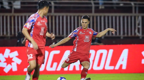 Tin bóng đá Việt hôm nay 14/4: Trung vệ Việt kiều làm thủ môn bất đắc dĩ; Malaysia biến động trước trận gặp đội tuyển Việt Nam
