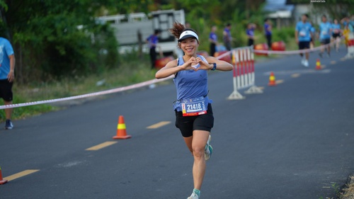 Nữ hoàng chạy địa hình Hà Thị Hậu tạo thêm kỳ tích 