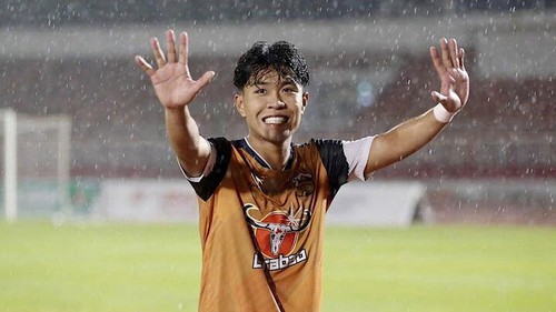 Tin nóng bóng đá Việt hôm nay 15/4: Tuyển thủ báo tin vui cho HLV Kim Sang Sik; HLV Nhật Bản bất ngờ nhận xét về Tuấn Hải