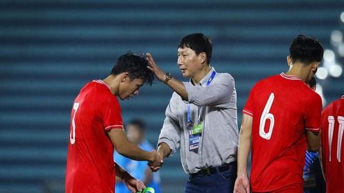 Hậu vệ 150 tỷ ghi bàn ở Serie A sẽ trở thành học trò của HLV Kim Sang Sik ngay tháng sau?