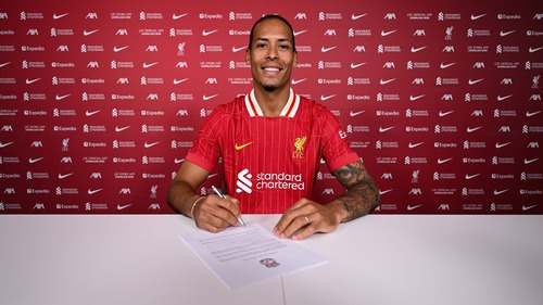Van Dijk chính thức ký hợp đồng mới với Liverpool, nhận lương kỷ lục ở châu Âu