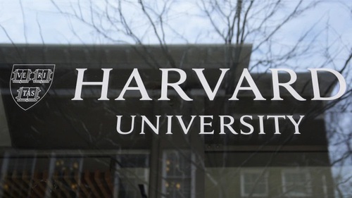 Sở Thuế vụ Liên bang Mỹ lên kế hoạch tước quy chế miễn thuế của Đại học Harvard