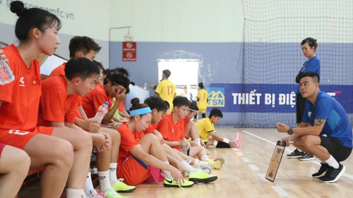 HLV futsal nữ Việt Nam chia sẻ điều đặc biệt trước chuyến tập huấn tại Nhật Bản
