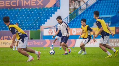 HLV Nguyễn Công Mạnh: 'Tôi rất xấu hổ vì trận thua tai hại và có lòng tự trọng'