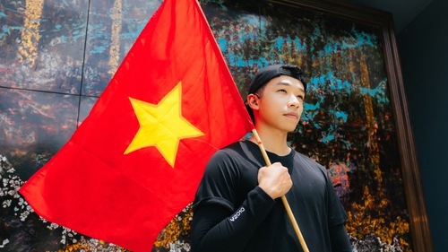 Họa sĩ Lê Hữu Hiếu: 'Tôi hạnh phúc khi nhìn thấy niềm tự hào trong mắt khán giả'