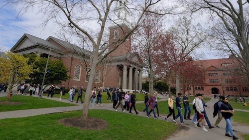Đại học Harvard kiện Chính phủ Mỹ